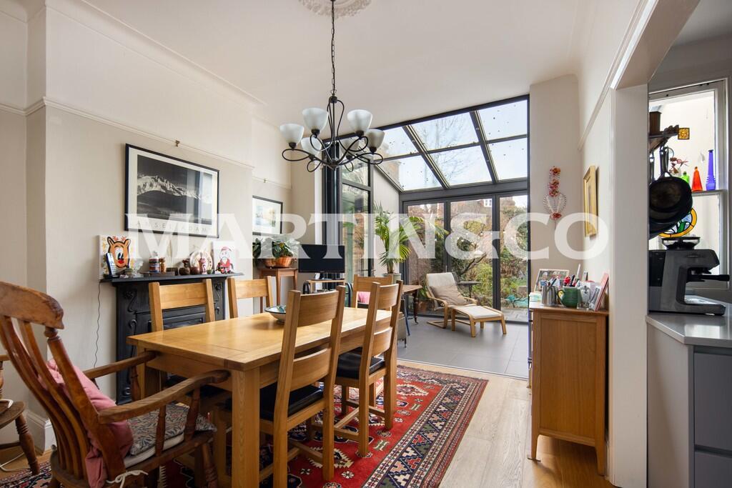 House in London, Redbridge - More
