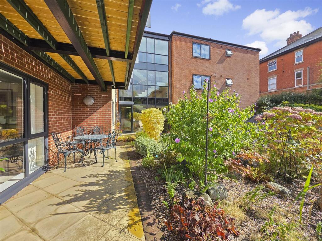 Apartment in Nottingham - View 2