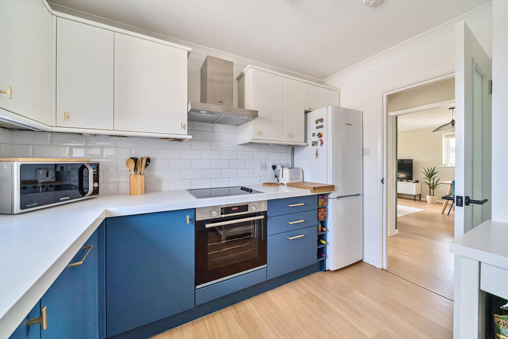Maplehurst Close, Kingston Upon Thames, KT1 - View 6