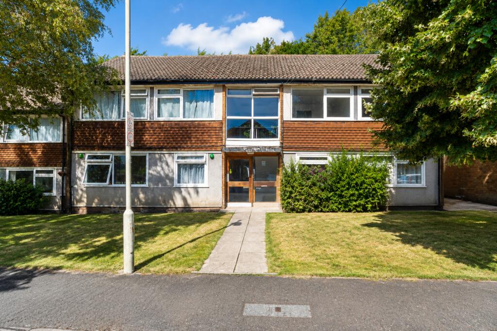 Main image of property: Sherwoods Rise, Harpenden, Herts, AL5