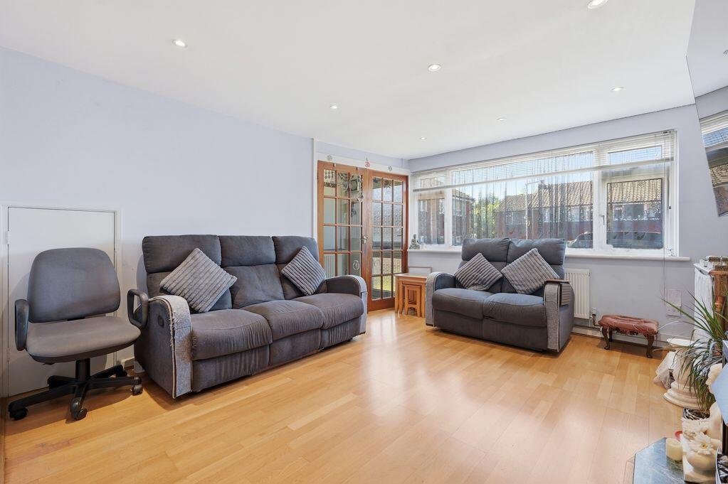 House in Potters Bar, Sunnybank - More