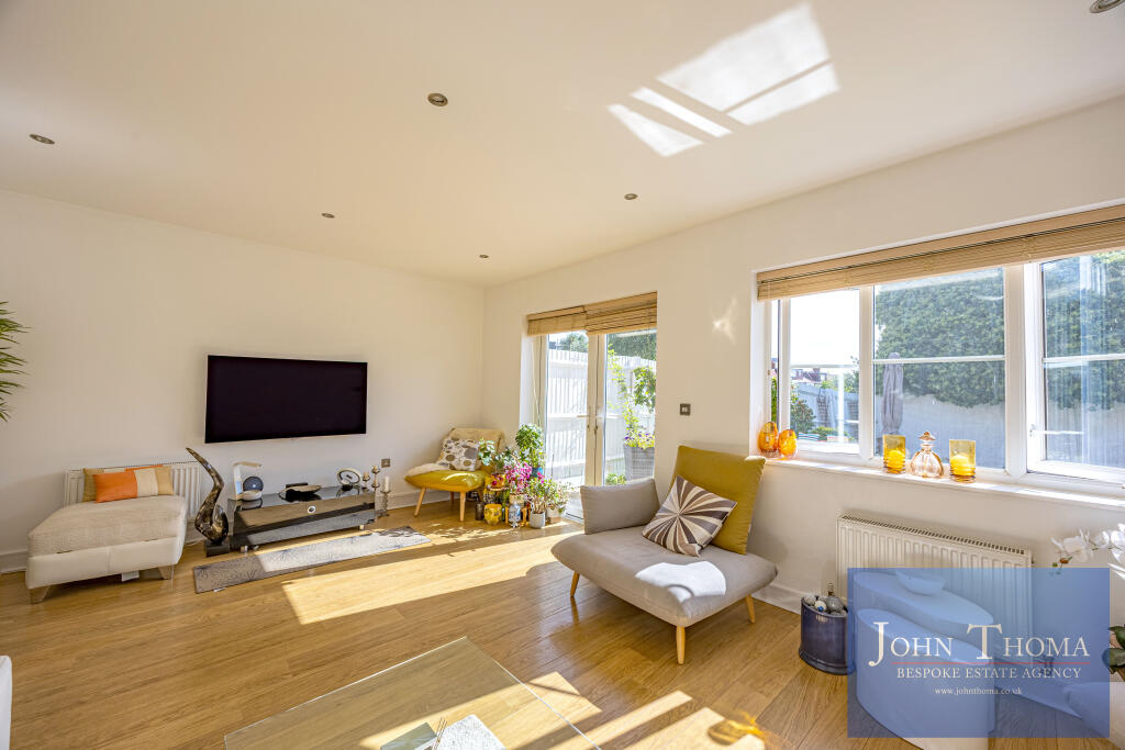 House in Ilford - More