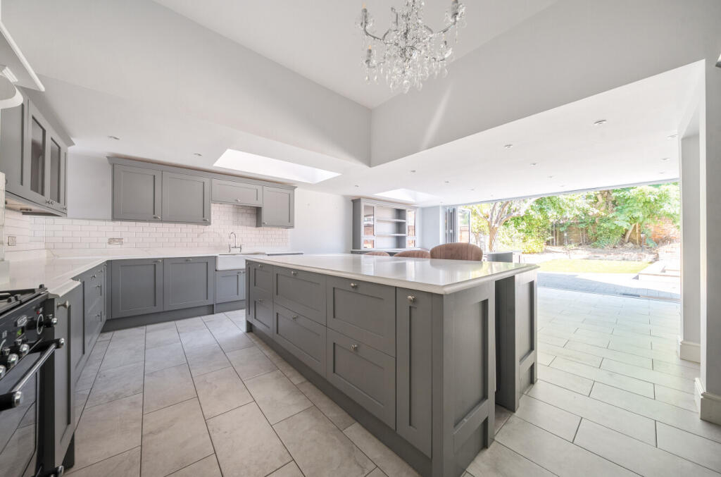 Victoria Grove, Southsea, Hampshire, PO5 - View 6