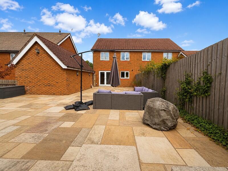 House in Cardiff, Llanharan - View 2