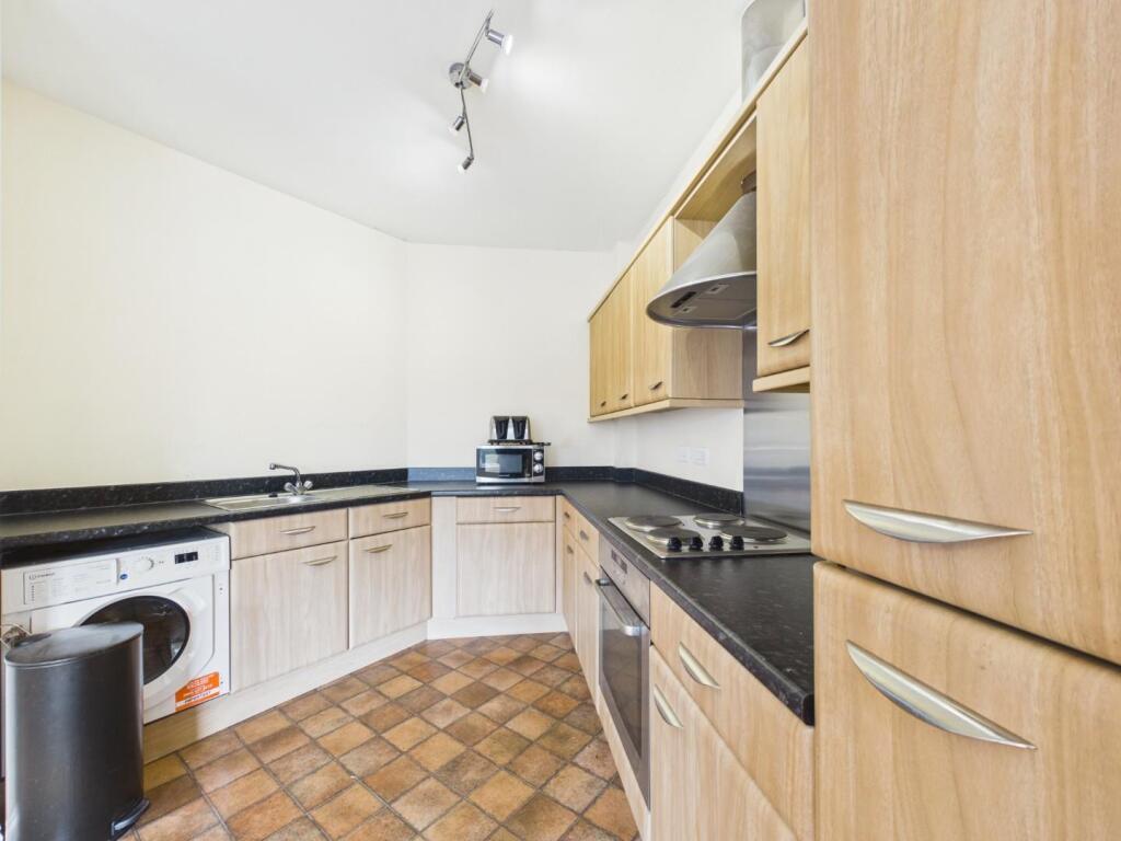 Apartment in Bradford, Bingley - View 5