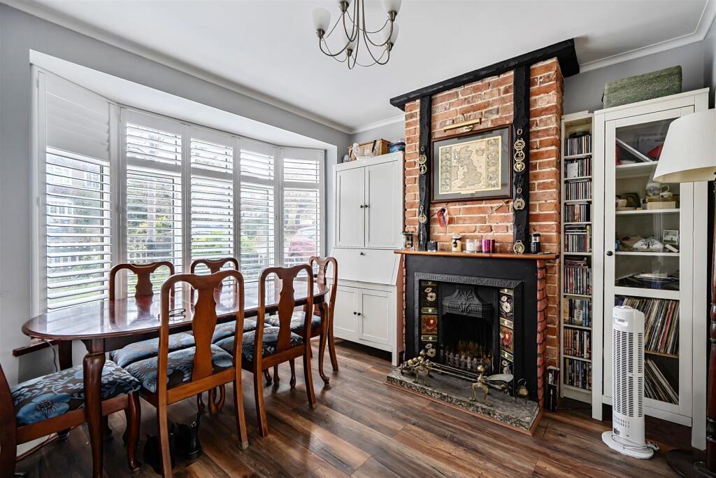 Ruden Way, Epsom photo 4