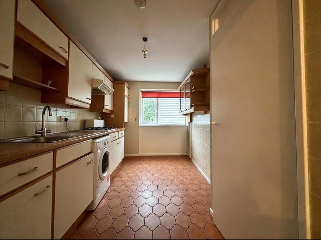 Apartment in Enfield - View 5