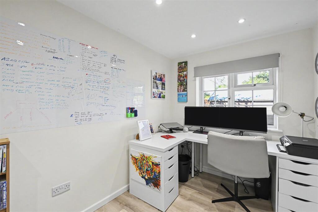 House in St Albans, Blackmore End, Wheathampstead - More