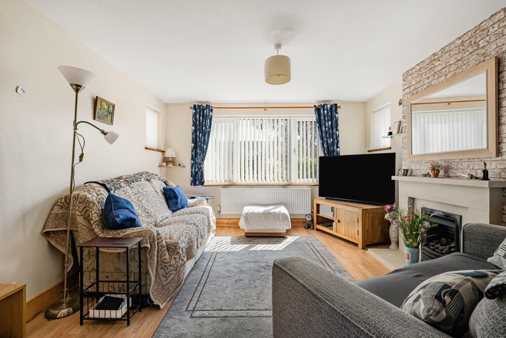 House in Cotswold, Chesterton, Cirencester - More