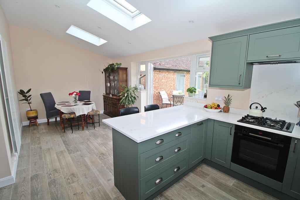 House in Flitton, Wardhedges - More