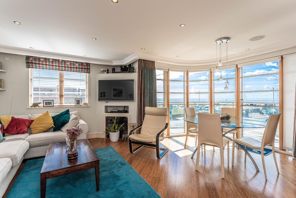 Apartment in Brighton - View 4
