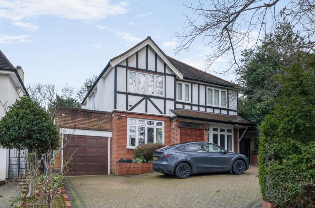 Main image of property: Oakleigh Avenue, London