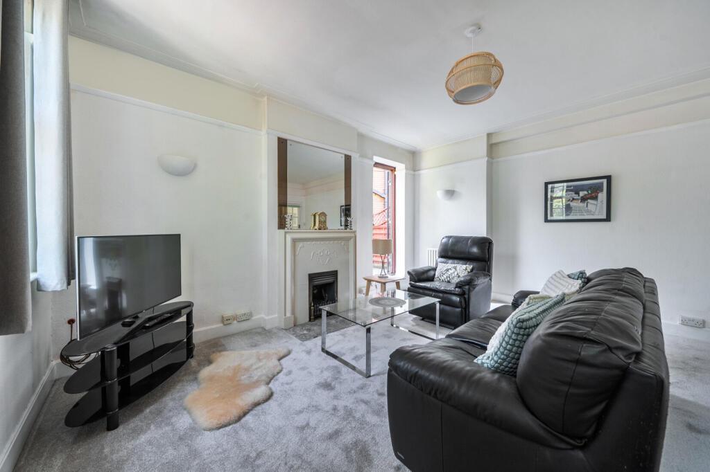 Apartment in Twickenham - View 2