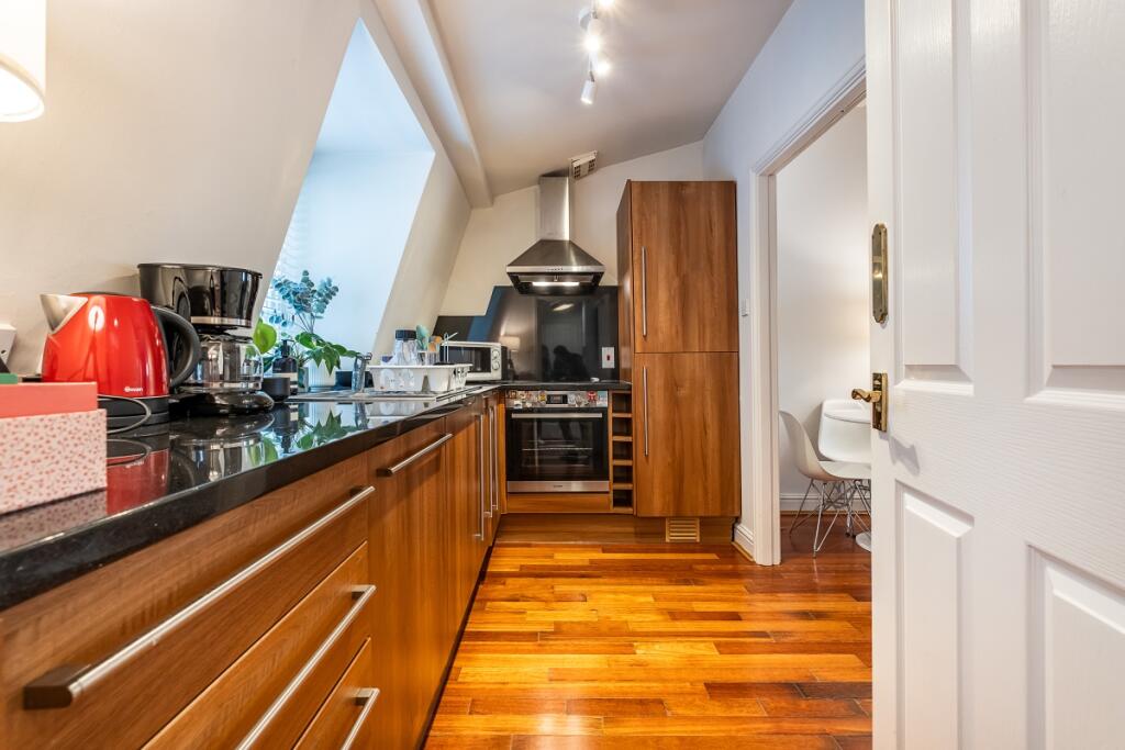 Apartment in London - View 3