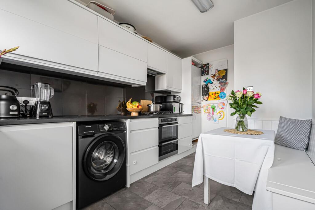 Apartment in Hertford, Bengeo - View 5