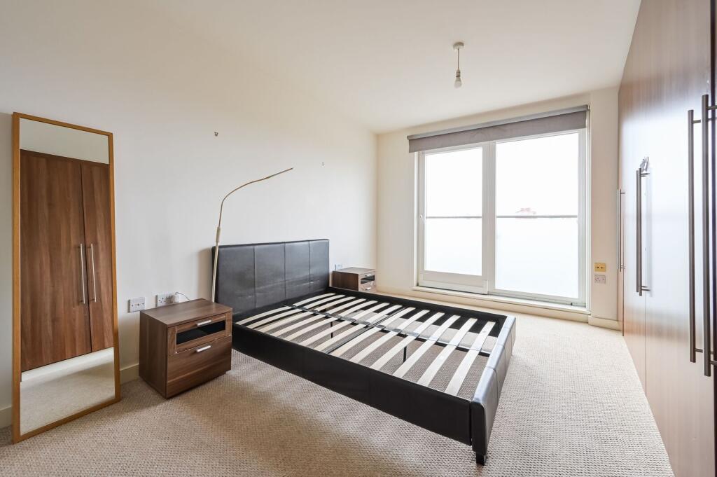 Forge Square, Docklands, London, E14 - View 4