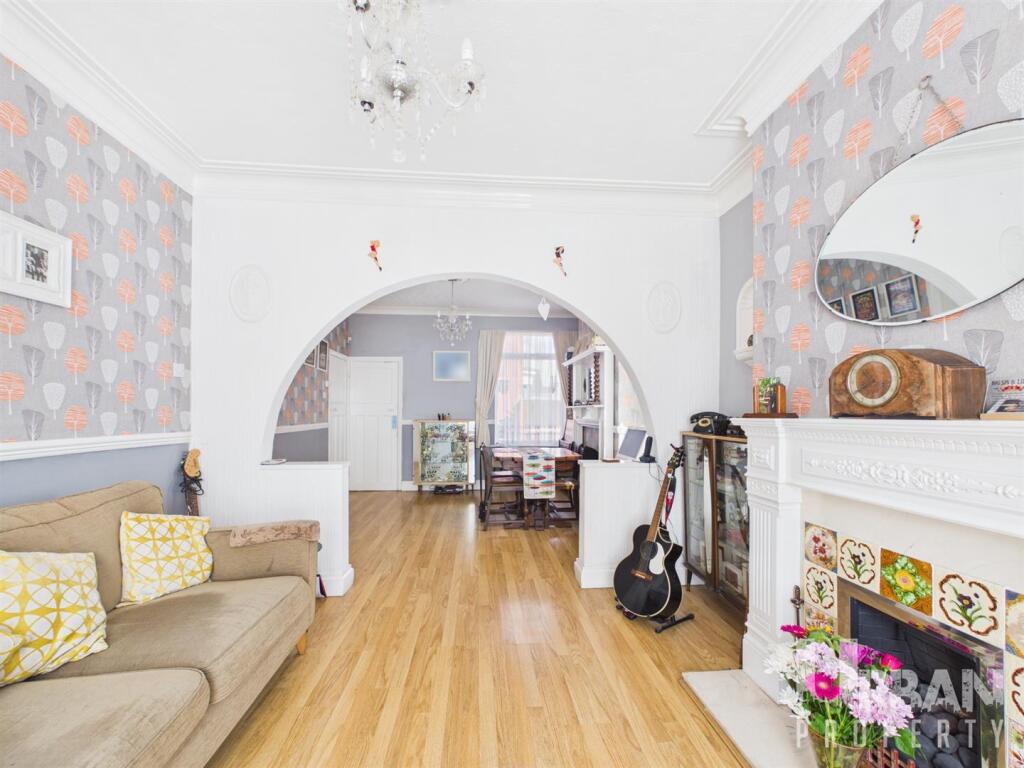 House in Hull - View 4