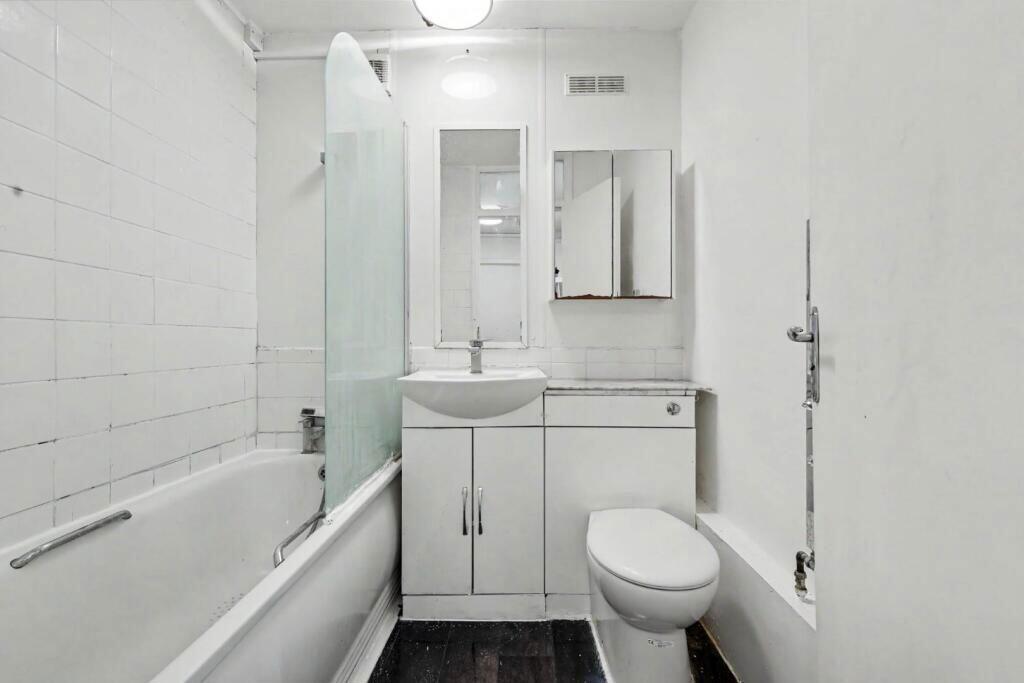 Apartment in London - More