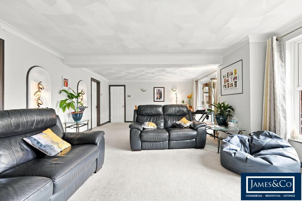 House in Uttlesford, Great Dunmow - View 5