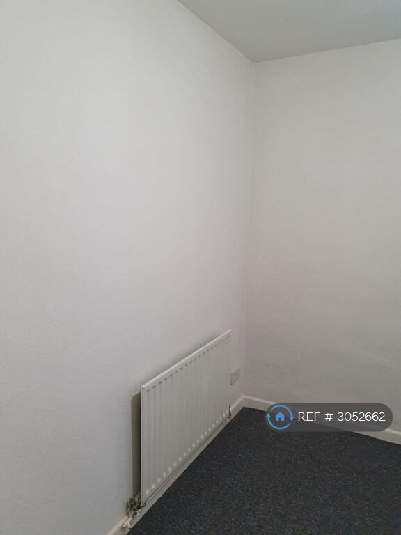 Apartment in Bournemouth, Boscombe - View 3