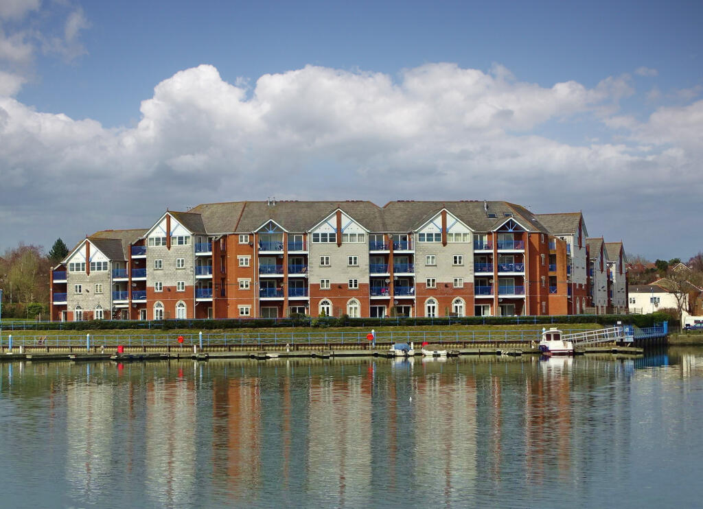 2-bed flat on St Denys, Southampton, £220,000