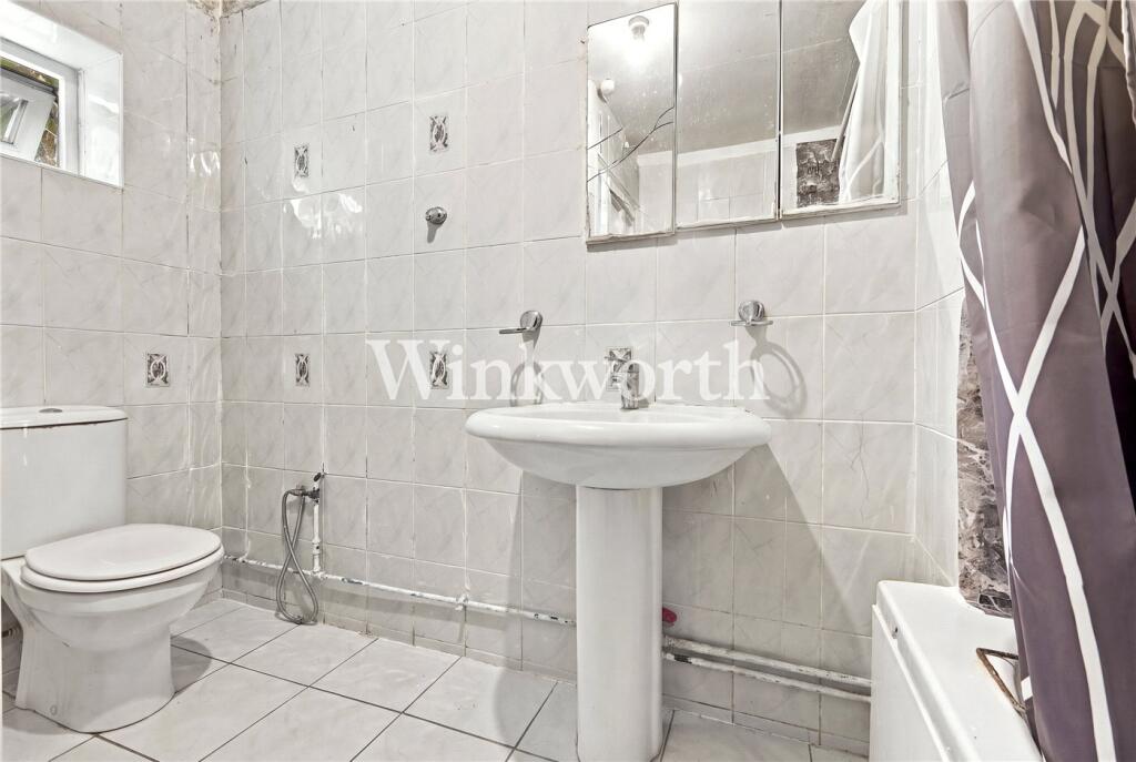 Apartment in London - More