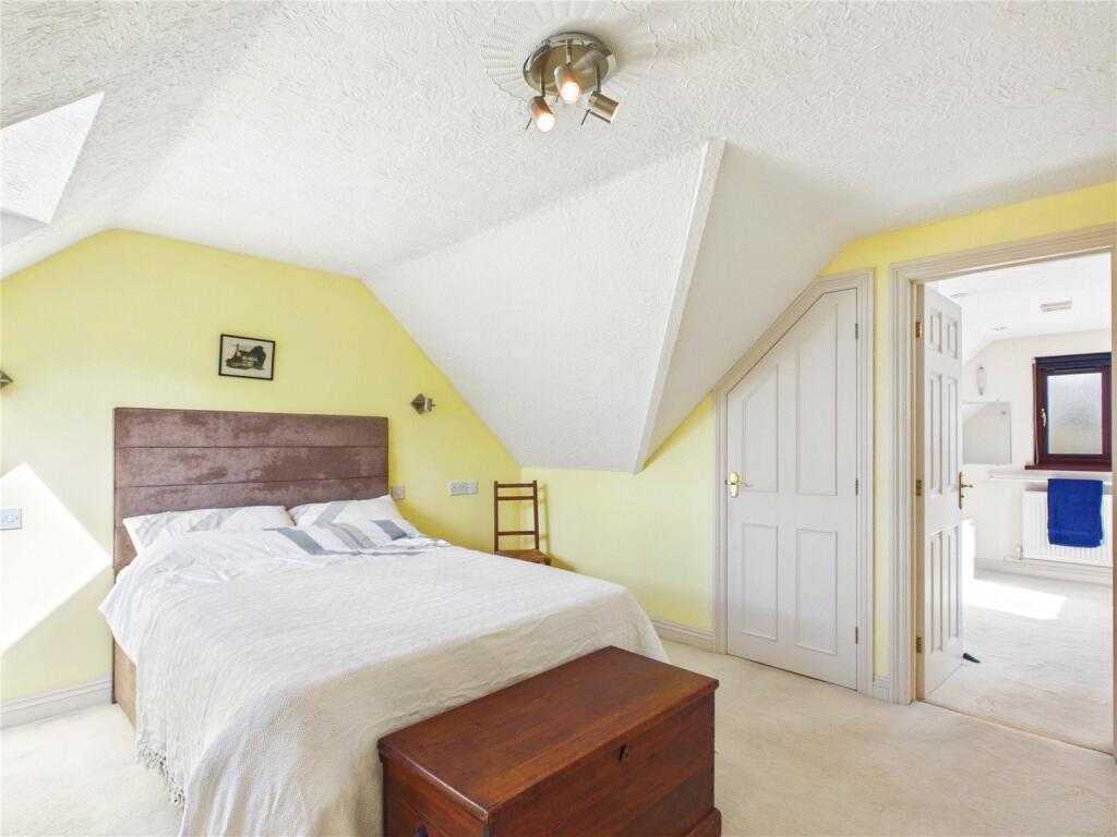 House in Swansea, Camrose - More