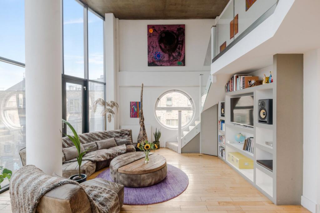 Main image of property: Redchurch Street