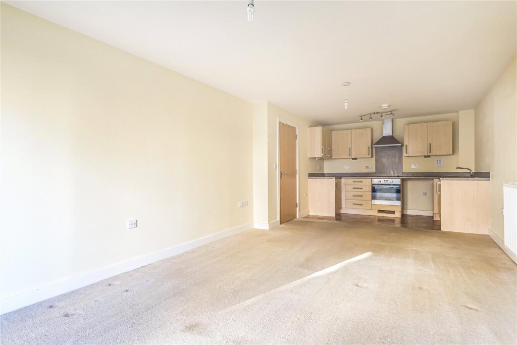 Hut Farm Place, Chandlers Ford, Hampshire, SO53 photo 2