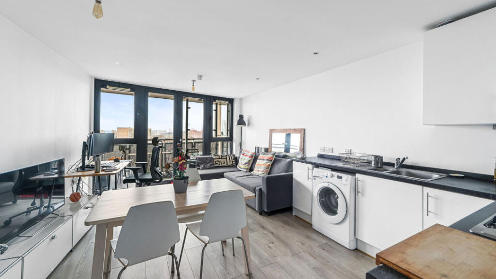 Main image of property: Taylor Place, London, E3 2PJ