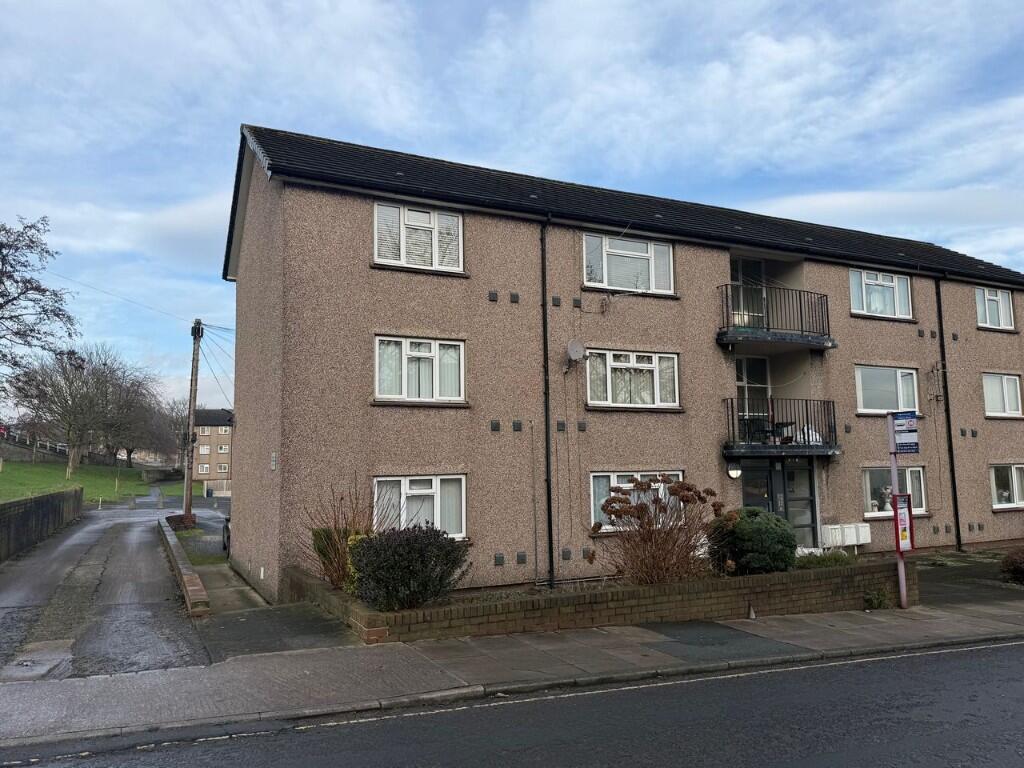 Main image of property: 1 Brunswick Gardens, Halifax, West Yorkshire, HX1 5HJ