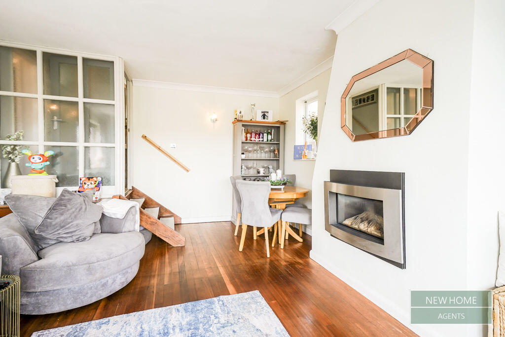 House in Nottingham, Porchester Gardens, Woodthorpe - More