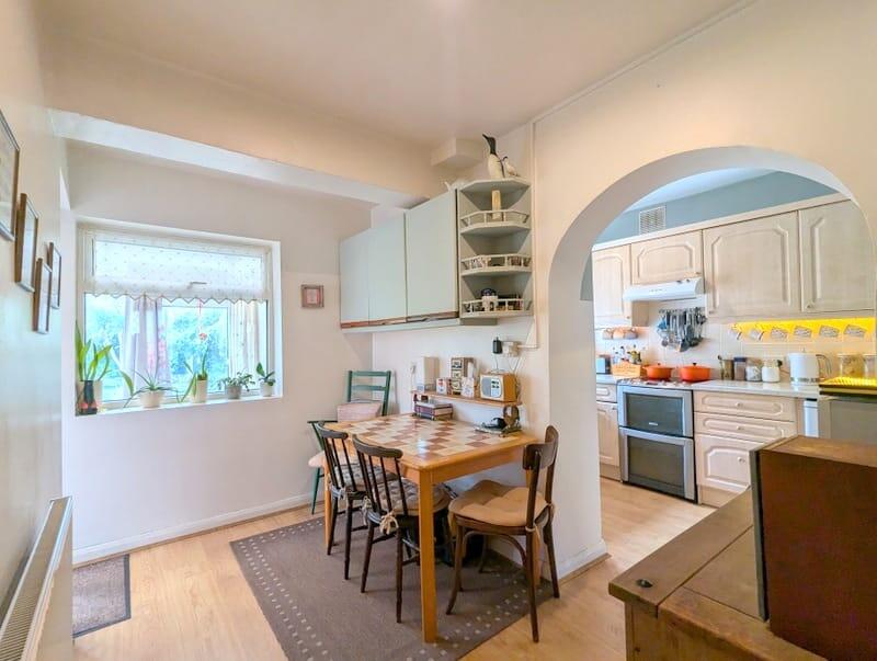 House in London, New Bedfont, Bedfont - More