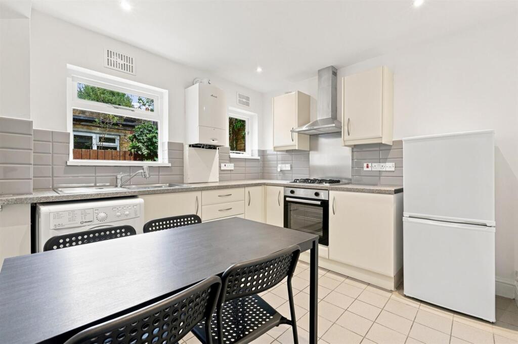 Apartment in London - View 3