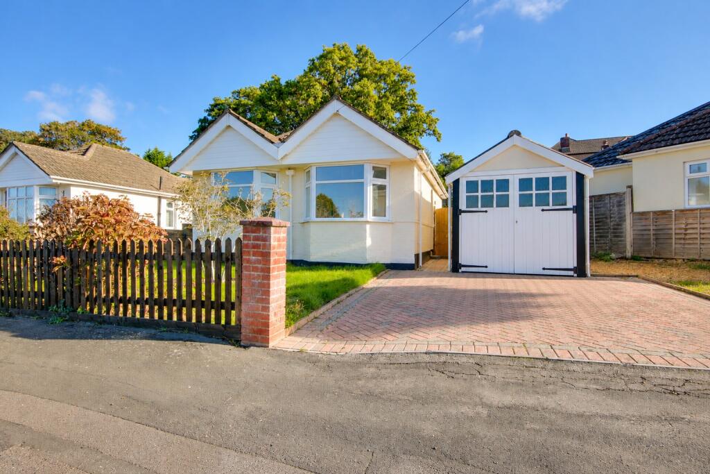 Main image of property: BITTERNE! NO FORWARD CHAIN! REFURBISHED! GARAGE! CUL-DE-SAC LOCATION!