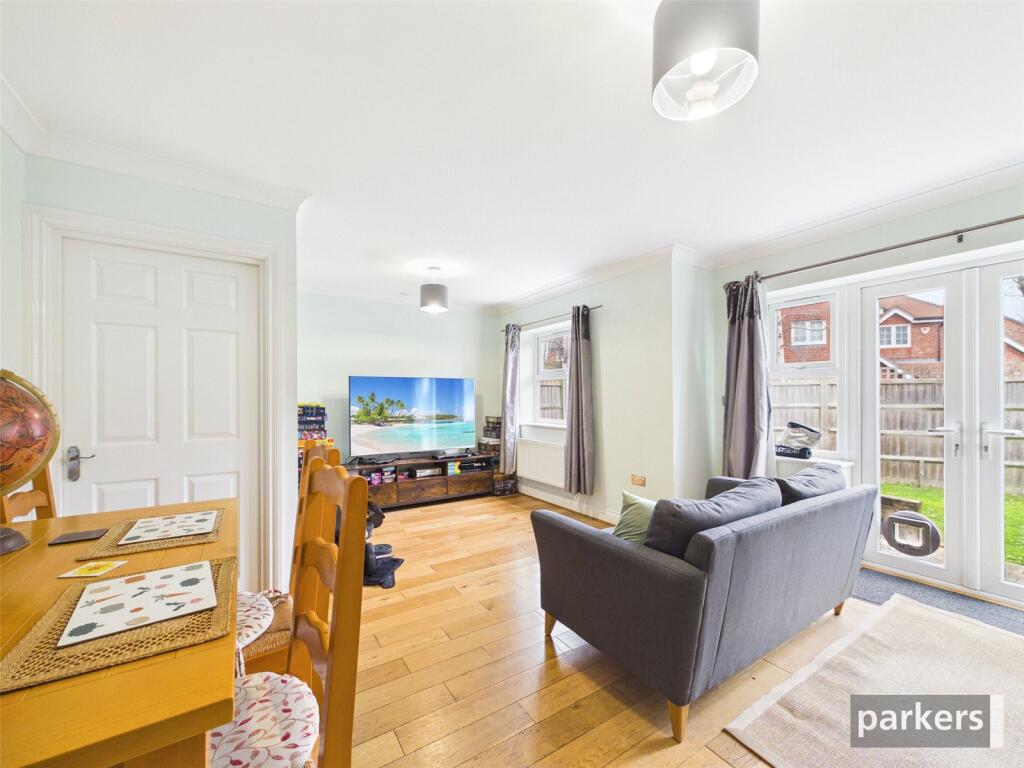 Ladbroke Close, Woodley, Reading, Berkshire, RG5 photo 2