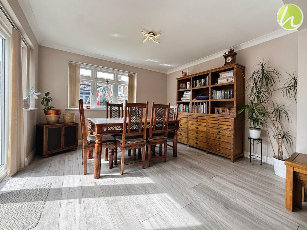 House in Stanford-le-Hope, Essex - View 4