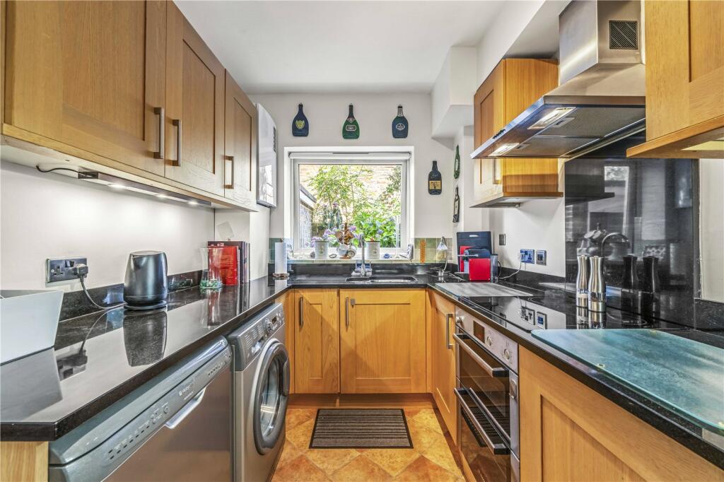 Apartment in Twickenham - More