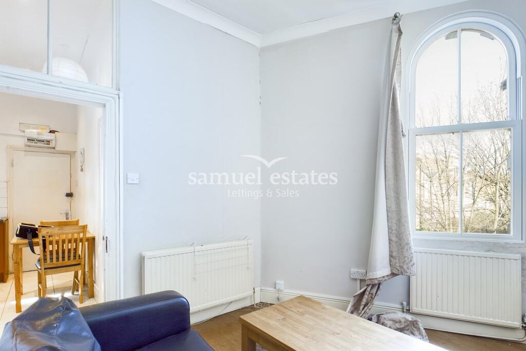Studio flat for rent