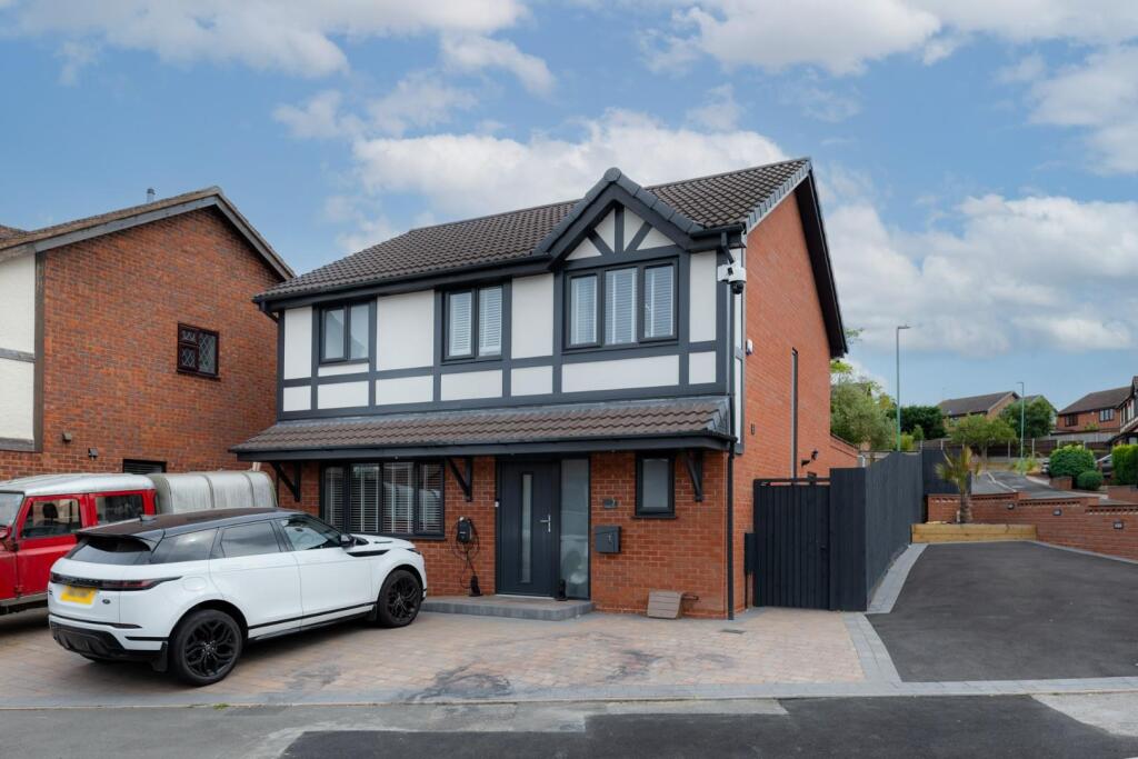 4-bed detached on Patterdale Way, Brierley Hill, DY5 3XJ, £485,000