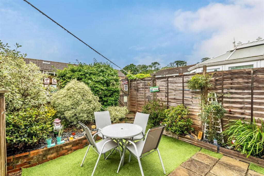 House in Redhill - View 4