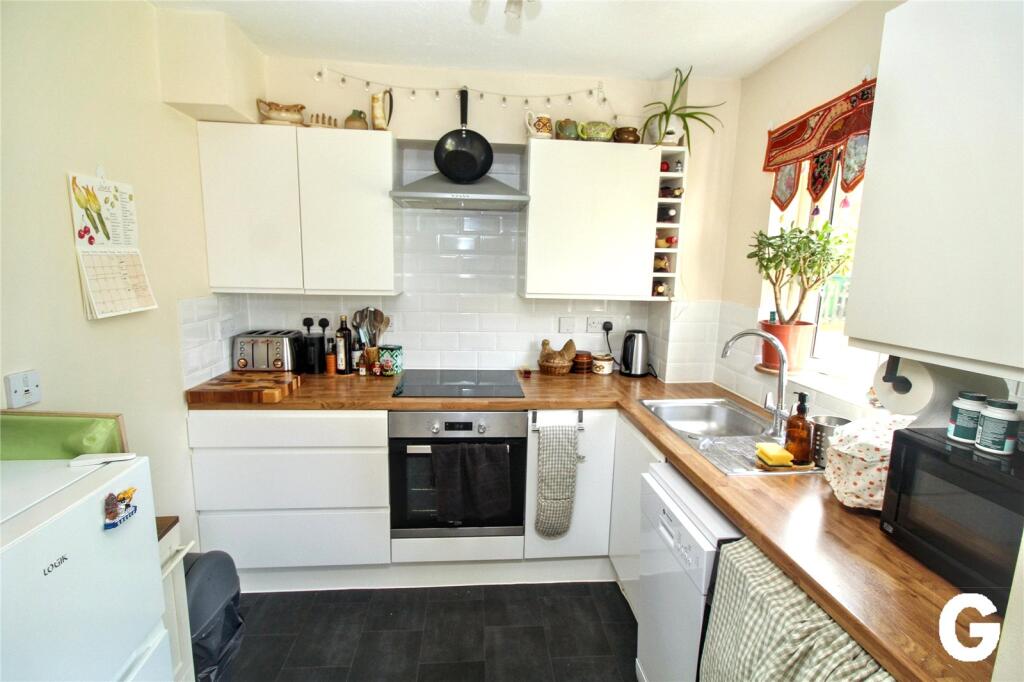 Euston Grove, Ringwood, Hampshire, BH24 photo 4