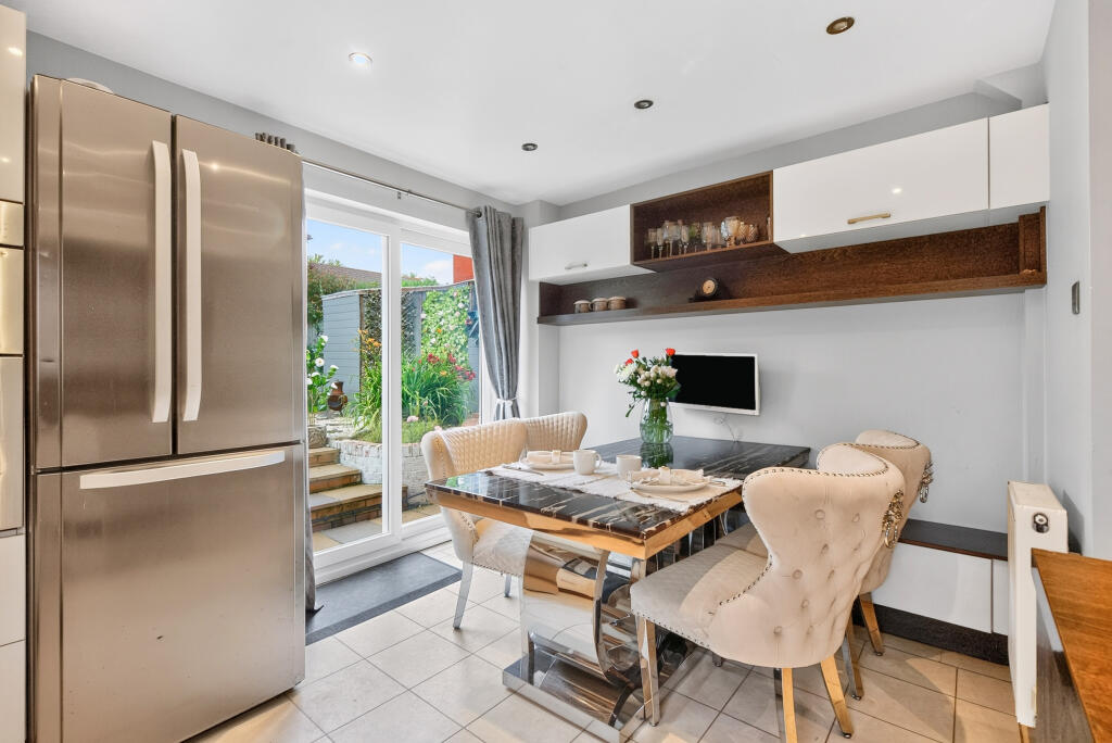 House in Portsmouth - View 3