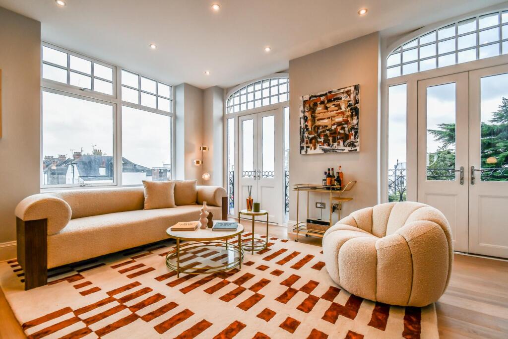 Apartment in Southend-on-Sea - View 2
