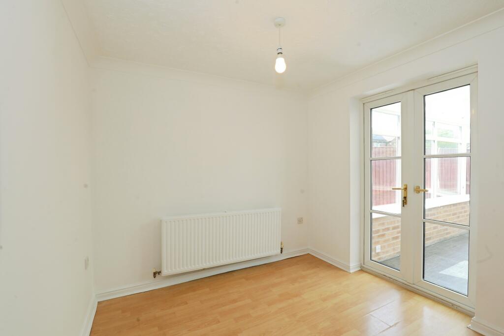 Willowfield Drive, Stoke-on-Trent, ST4 photo 4