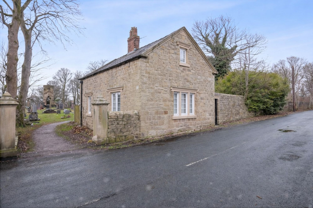 Main image of property: Abbey Road, Dentons Green, WA10