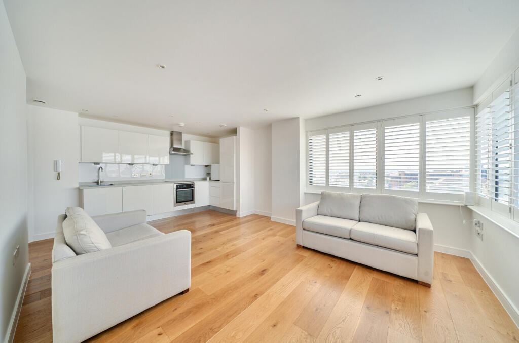 Apartment in Southampton - View 3