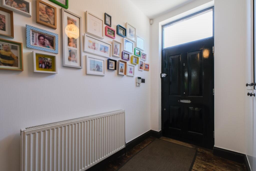 House in London - View 5