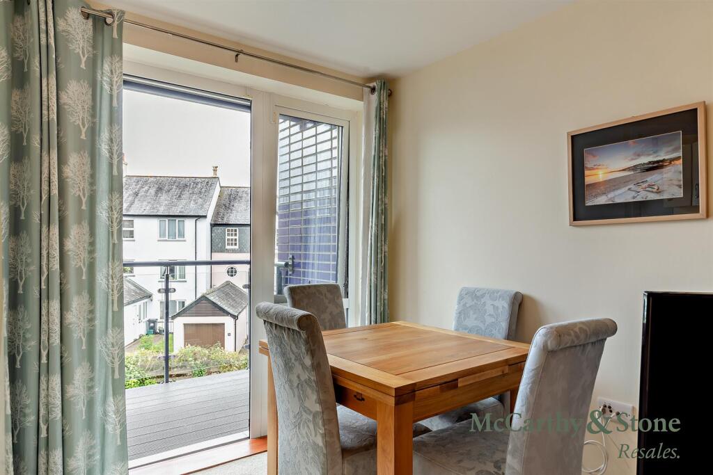 Apartment in Truro - View 4