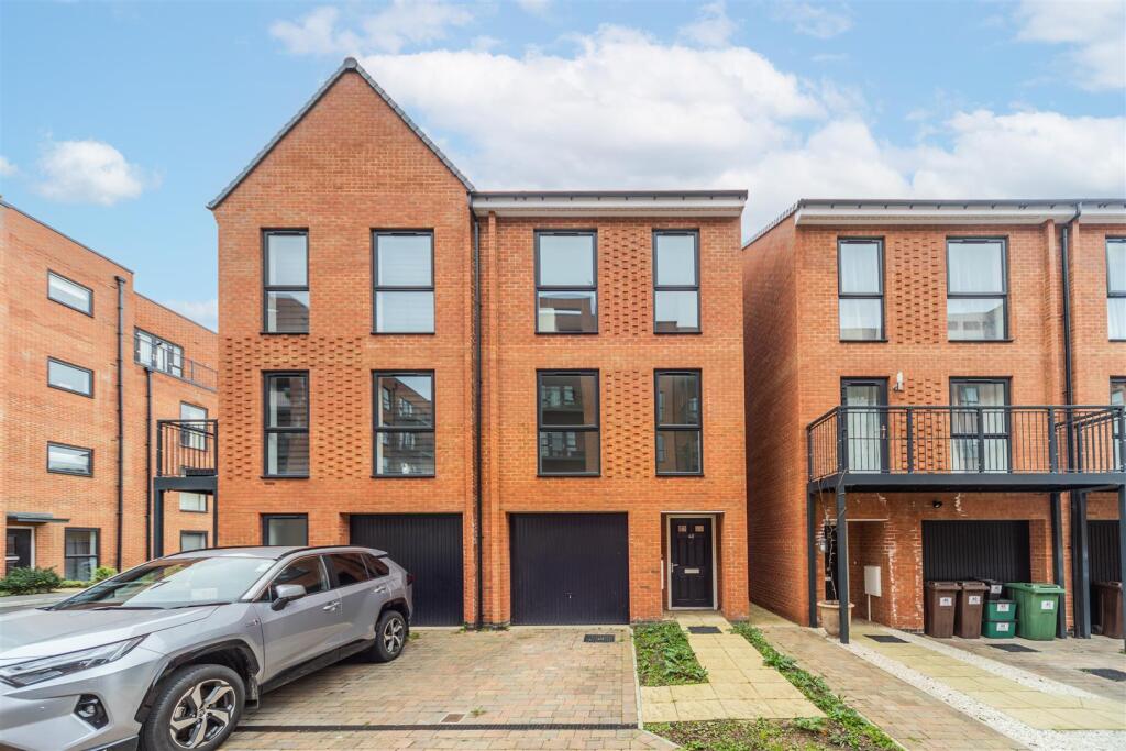 Main image of property: Thimble Crescent, Wallington